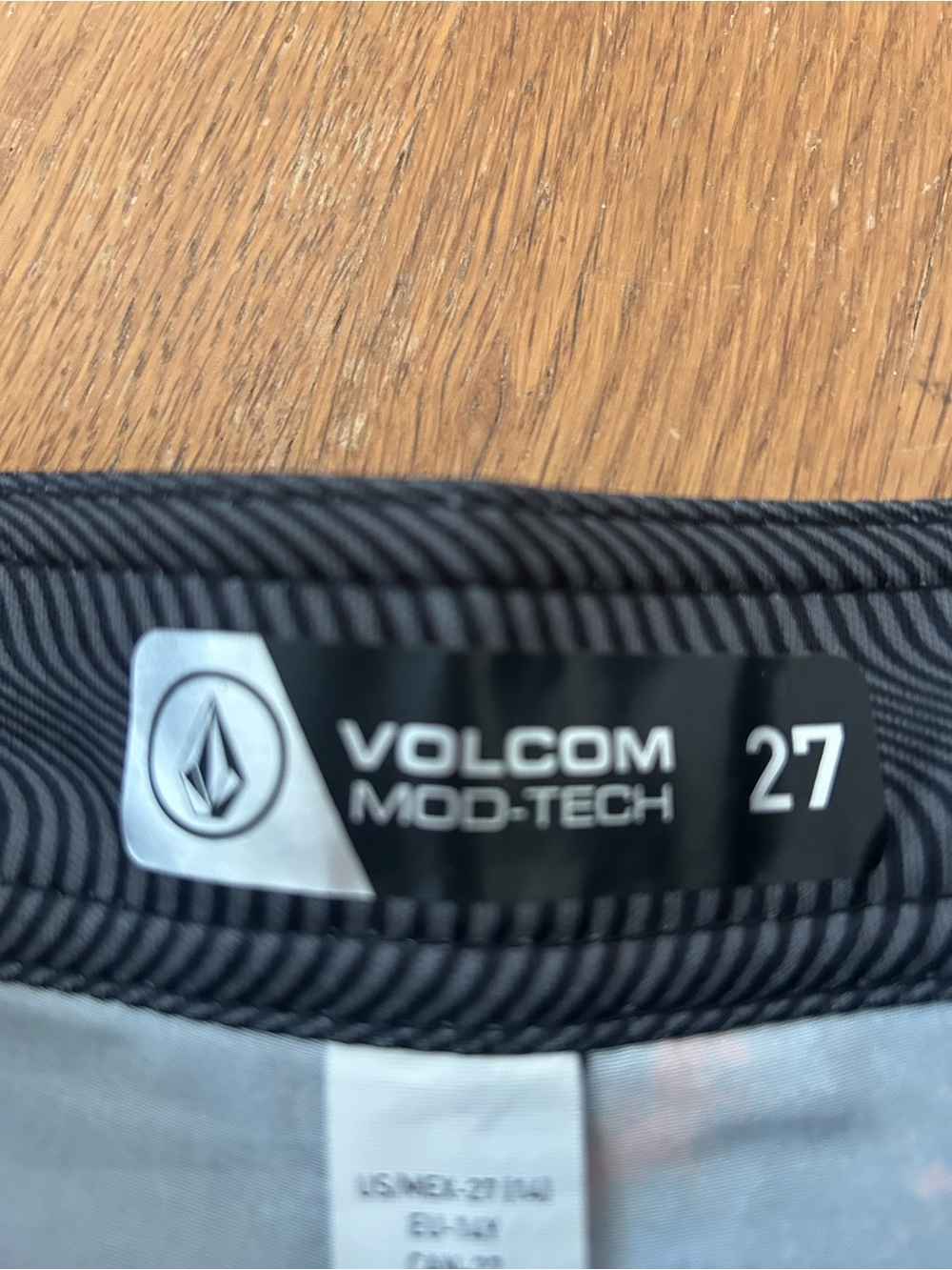 Volcom Abstract Swim Trunks - Picture 3 of 3